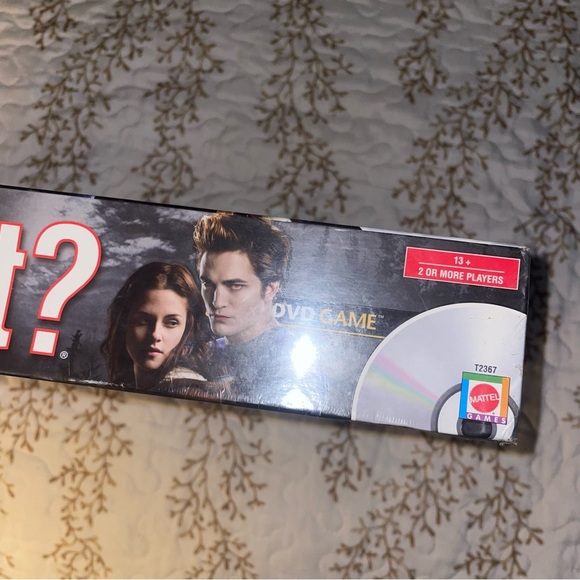 Brand new sealed in box Twilight scene it? The DVD Board Game - Picture 6 of 9